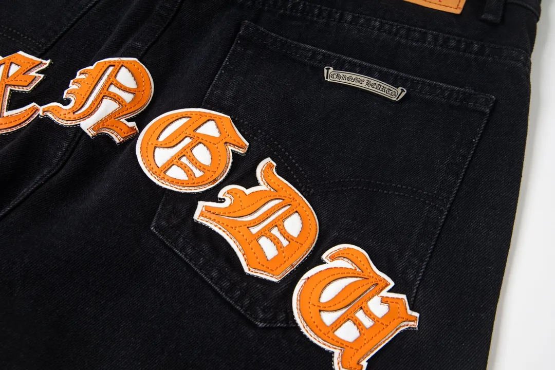 P270 model number Y847 Chrome Hearts & CH city limited series Sanskrit cross patch patchwork leather jeans require finished products to be washed and then disassembled and hand-stitched with sheepskin cross leather and then spliced ​​together to complete. The whole process is too complicated to explain. The texture can be seen in the hand, and it looks good. The styles with different washed textures are very friendly to people with thin legs and thick legs. The straight version is very flattering to the leg shape. The moderate length is timeless and can be matched easily and casually. It is the basic styling foundation for various styles and is a must-have in the wardrobe! The fabric is stiff but also makes the upper body soft without losing texture. The washing process is even more perfect. It is a must-have item for everyone! ! ! Washed wheat, hang tag, pants label, three labels are complete, the upper body effect is particularly stiff and stylish, super stylish, same style for men and women - Color: Size: 28 30 32 34